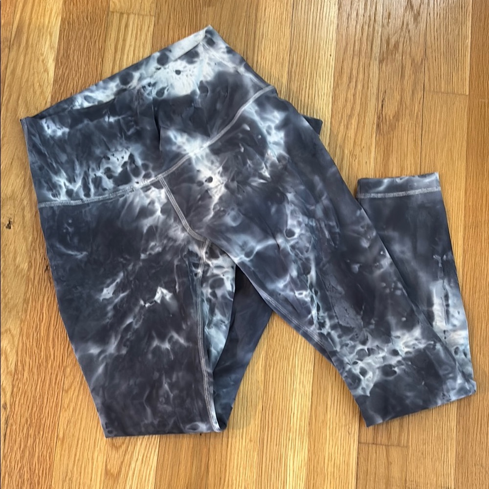 Lululemon Athletica Gray Tie-Dye Leggings